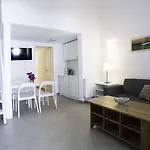 アパートホテル Adikri &