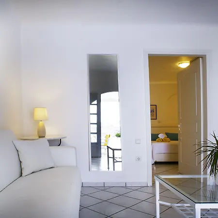 アパートホテル Adikri & トゥルロス