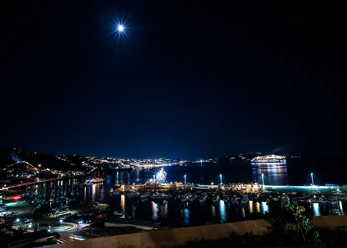 Adikri & Lägenhetshotell Tourlos