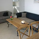 מלון דירות Adikri & 3*