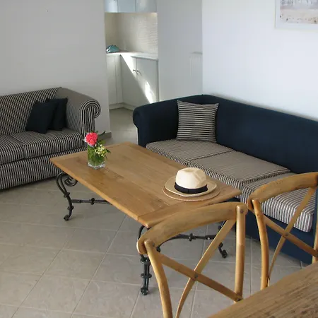 아파트호텔 Adikri & 3*