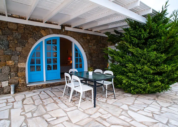 Adikri & Hotel apartamentowy Tourlos