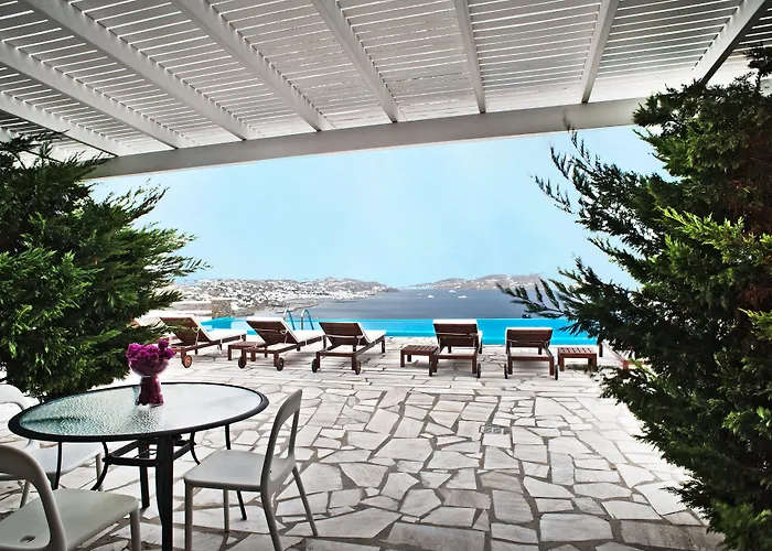 Adikri & Hotel apartamentowy Tourlos